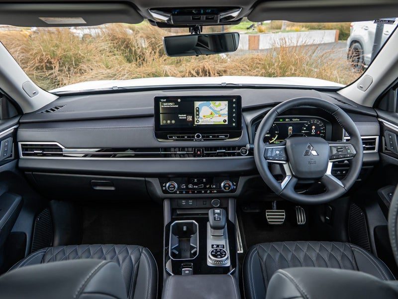 2026 Mitsubishi Outlander VRX 7 Seater, photo 2