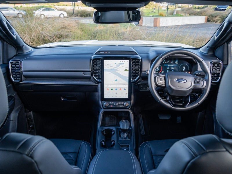 2026 Ford Everest Platinum, photo 2
