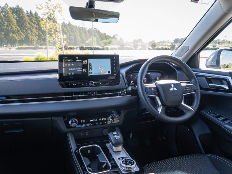 2026 Mitsubishi Outlander PHEV LS 2.4 4WD Auto, photo 2