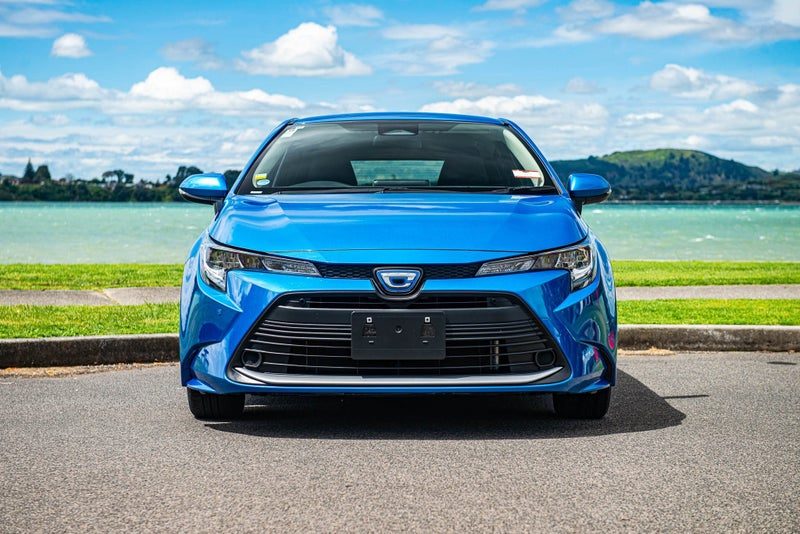 2022 Toyota Corolla Touring 1.8 Hybrid G Wagon, photo 2
