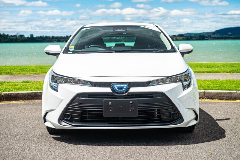 2023 Toyota Corolla Touring, photo 2