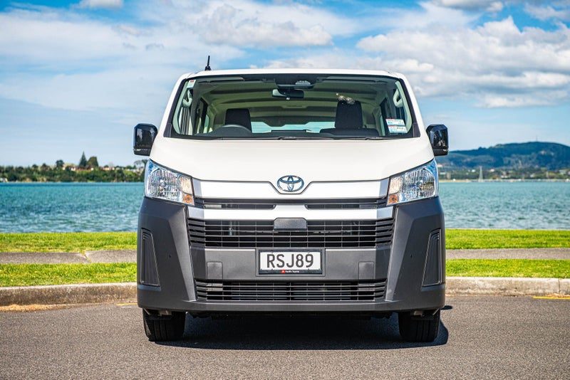 2026 Toyota Hiace ZR Ready to go, photo 2