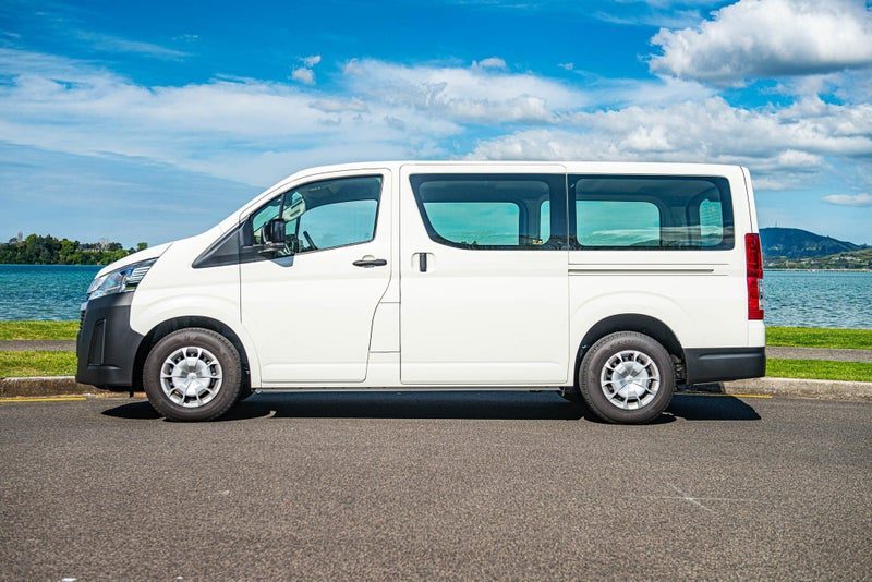 2026 Toyota Hiace ZR Ready to go, photo 3