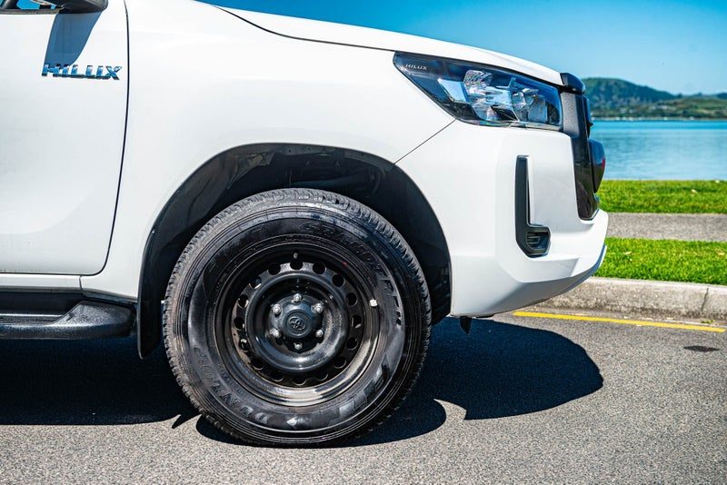 2024 Toyota Hilux SR 2.8DT Hybrid 6AT 4WD, photo 3