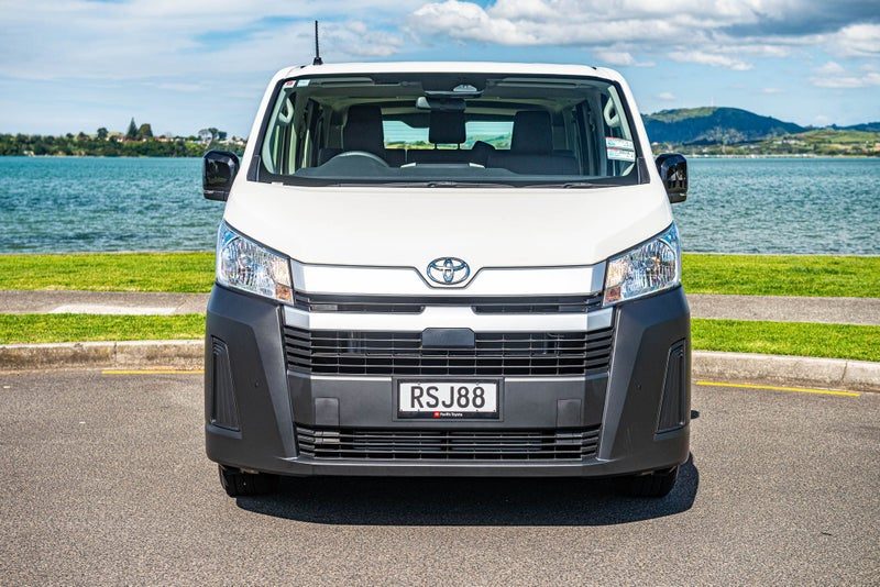 2026 Toyota Hiace ZR 5-Seater Ready to go, photo 2