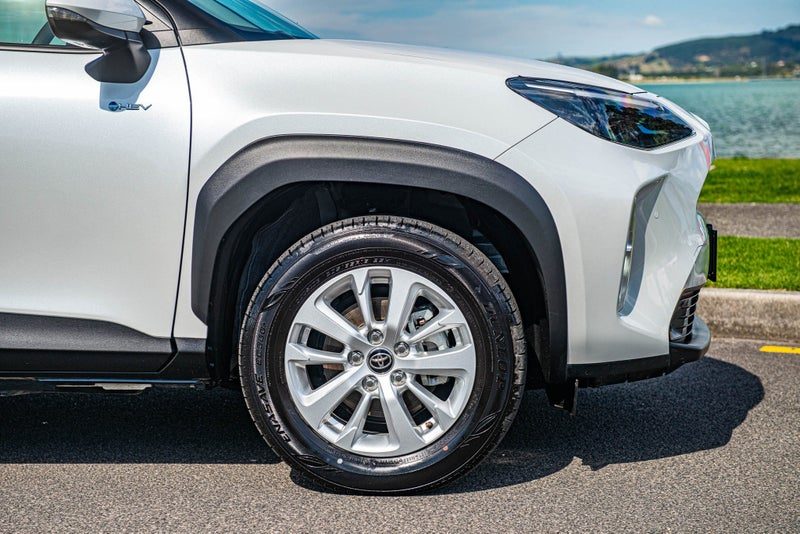 2025 Toyota Yaris Cross GX 1.5 Petrol Hybrid, photo 3