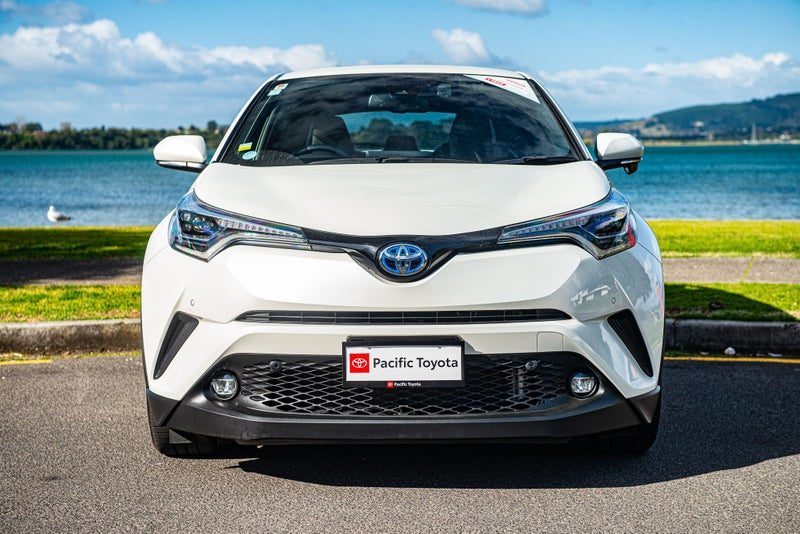2019 Toyota C-HR G Spec 1.8 Hybrid, photo 2