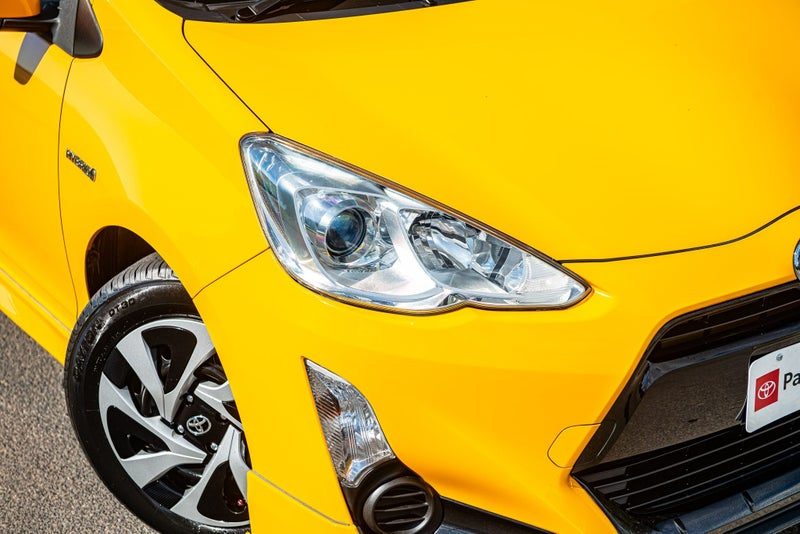 2015 Toyota Aqua 1.5 Hybrid S 5 Dr Hatch CVT 2WD, photo 2