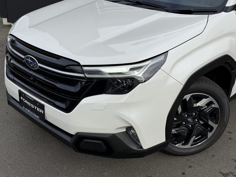 2026 Subaru Forester AWD Touring, photo 3