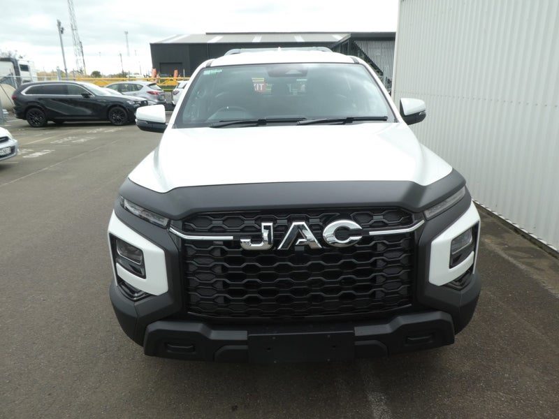 2026 JAC T9 Luxury 4X4 Auto - Cab Chassis Edition, photo 2
