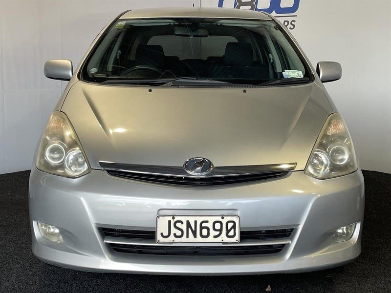 2007 Toyota Wish, photo 2