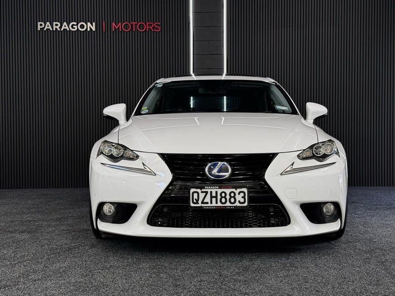 2013 Lexus IS300H Hybrid | Sunroof, photo 2