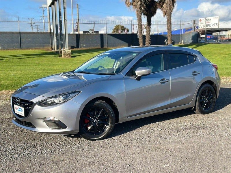 2015 Mazda Axela, photo 2
