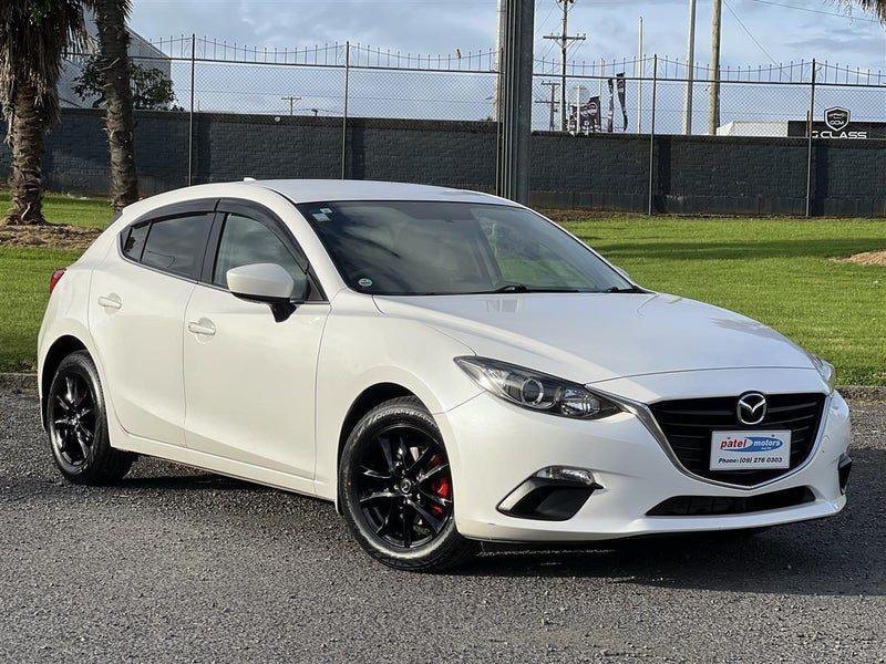 2015 Mazda Axela, photo 2