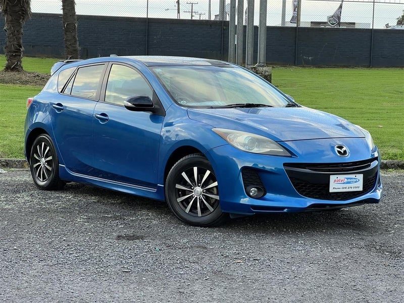 2012 Mazda Axela 20S SPORTS !! VERY LOW KMS !!, photo 2