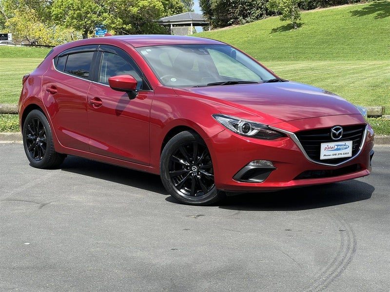 2015 Mazda Axela, photo 2