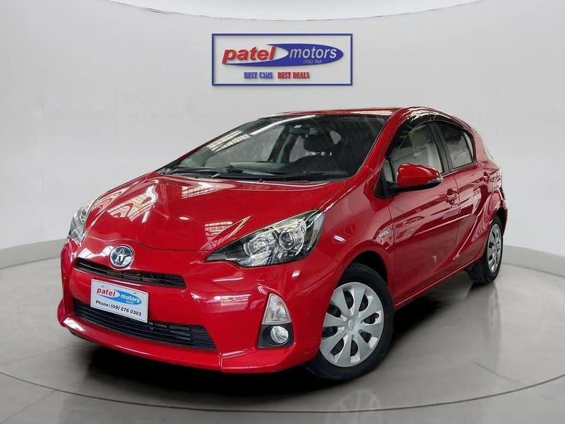 2014 Toyota Aqua AQUA S, photo 2