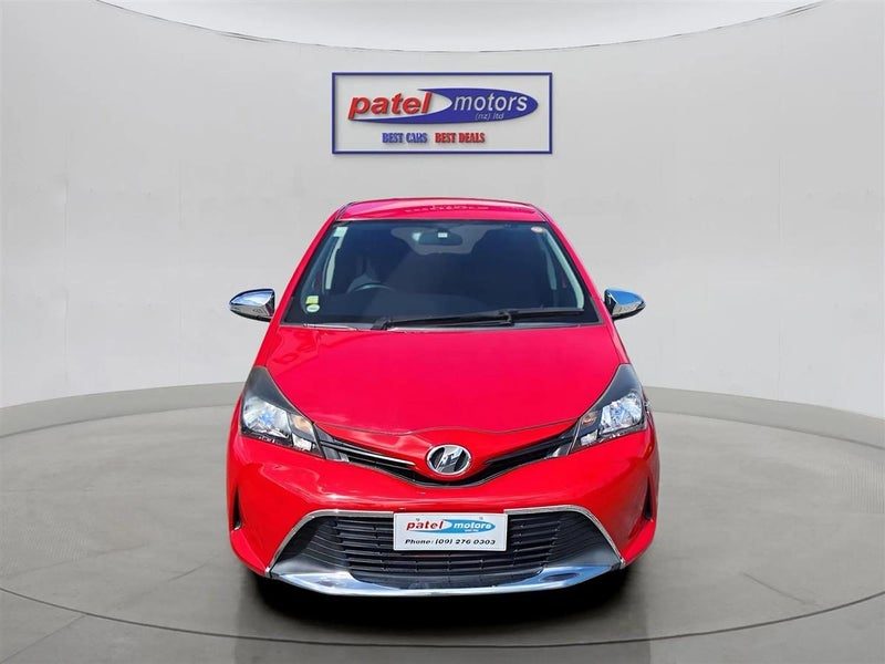2014 Toyota Vitz, photo 2