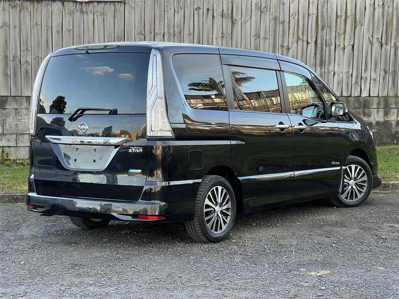 2015 Nissan Serena 8 Seater, photo 3