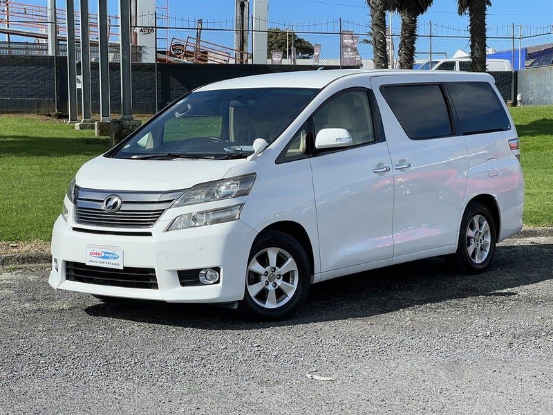 2012 Toyota Vellfire 8 Seater Push start