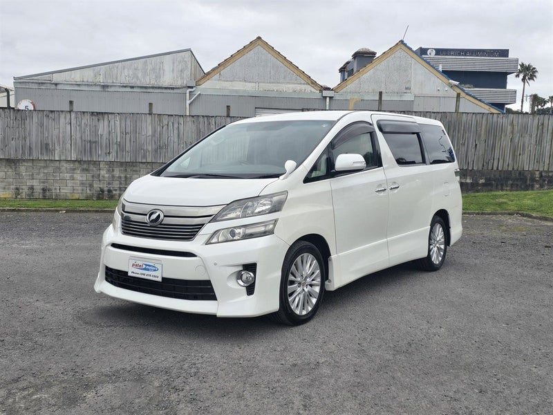 2012 Toyota Vellfire 8 Seater Push start