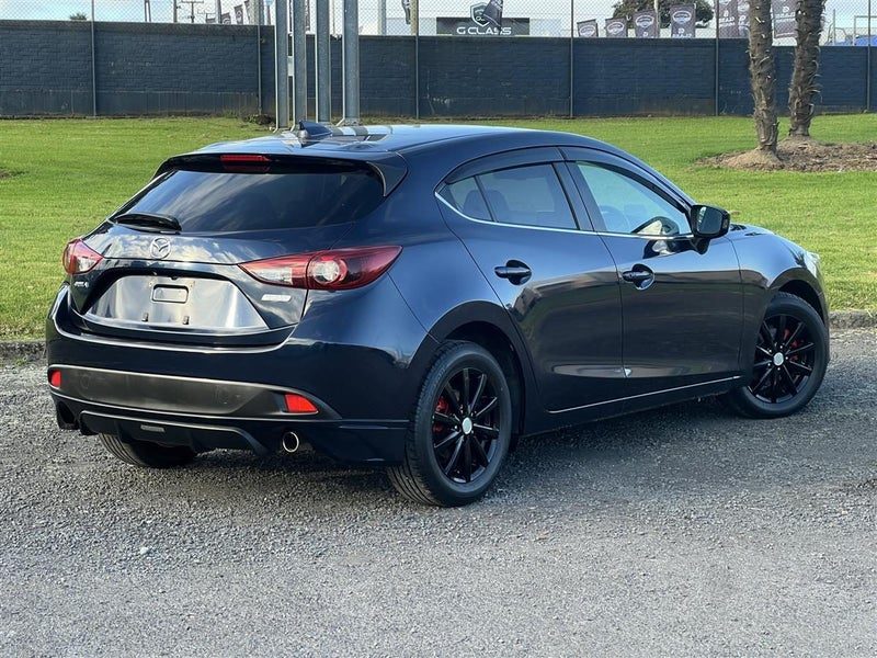 2015 Mazda Axela, photo 3
