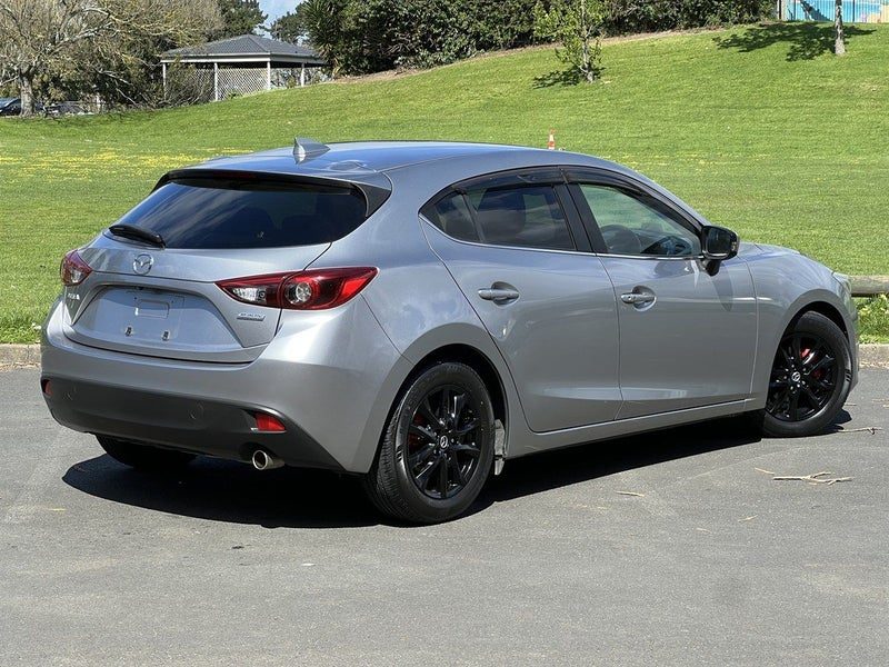 2015 Mazda Axela, photo 3