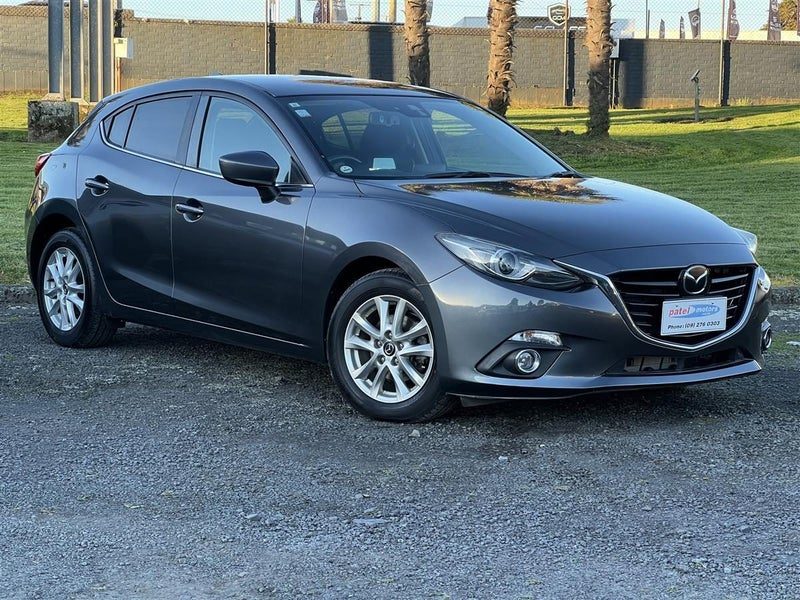 2015 Mazda Axela, photo 2