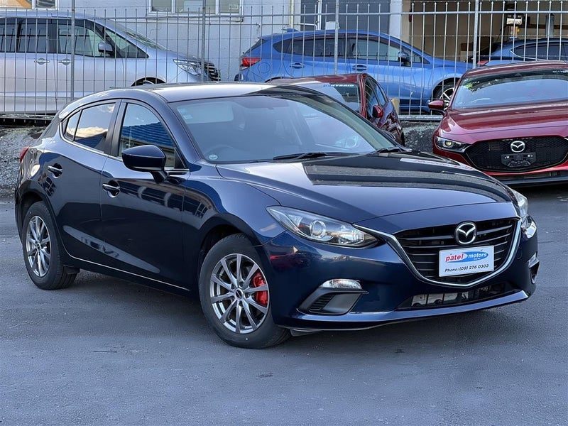 2015 Mazda Axela, photo 2