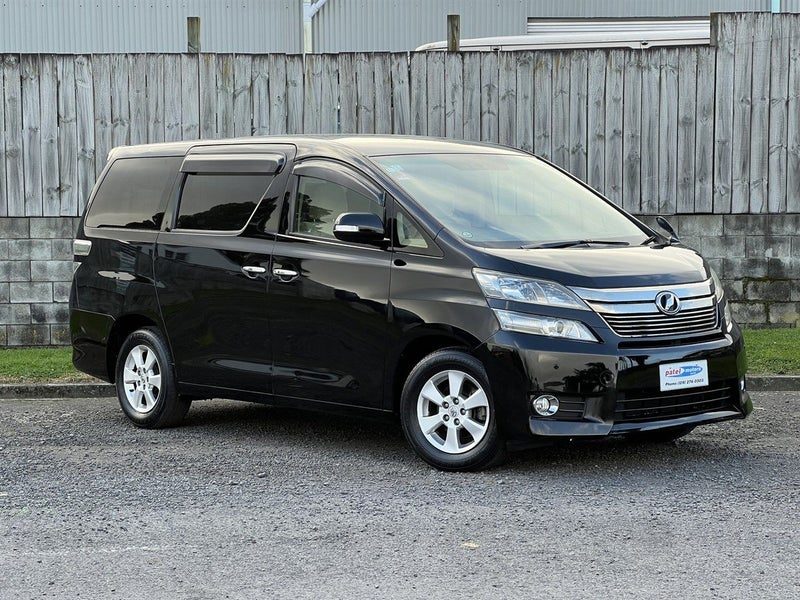 2013 Toyota Vellfire, photo 2