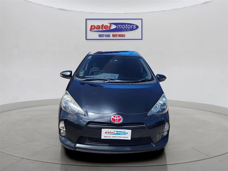 2012 Toyota Aqua HYBRID, photo 2