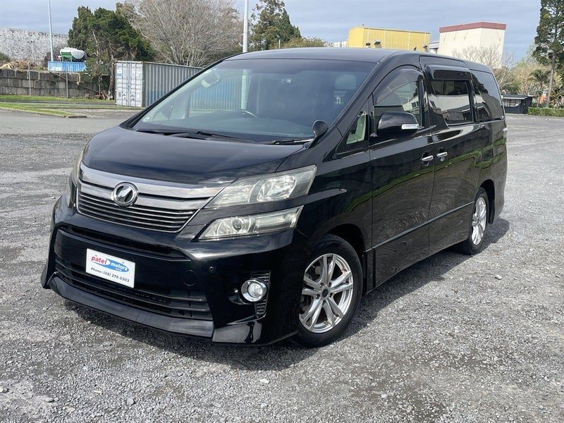 2012 Toyota Vellfire 8 Seater Push start