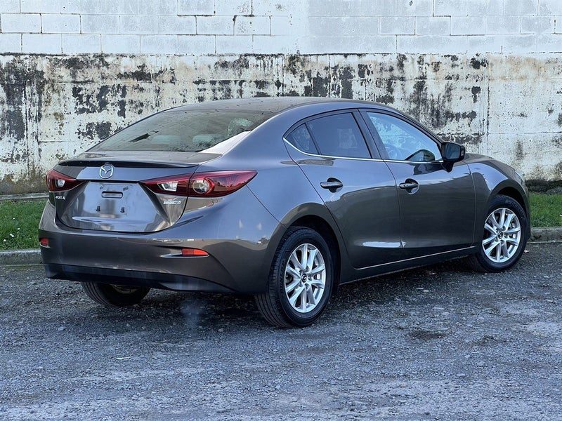 2014 Mazda Axela Hybrid, photo 3