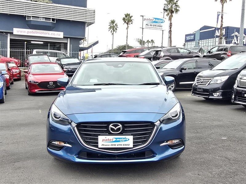 2017 Mazda Axela, photo 3