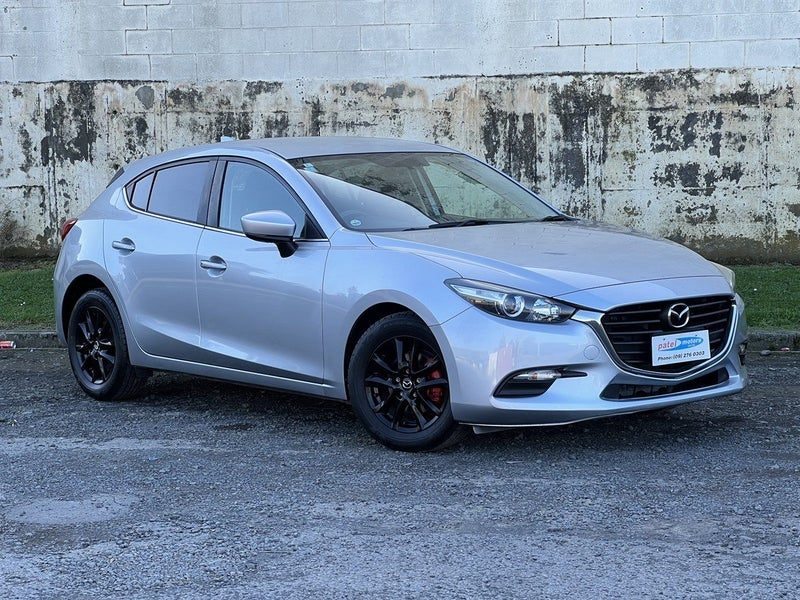 2017 Mazda Axela, photo 2