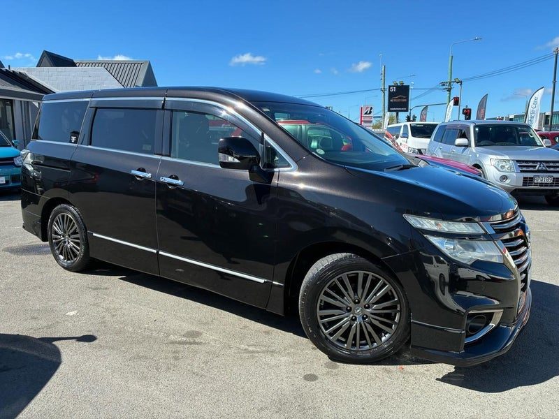 2016 Nissan Elgrand Highway Star, photo 2