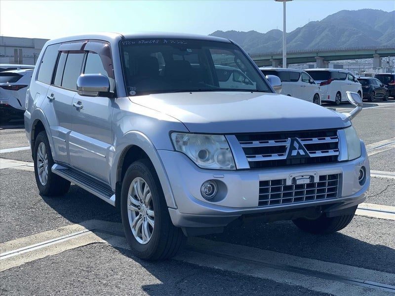 2013 Mitsubishi Pajero 4WD