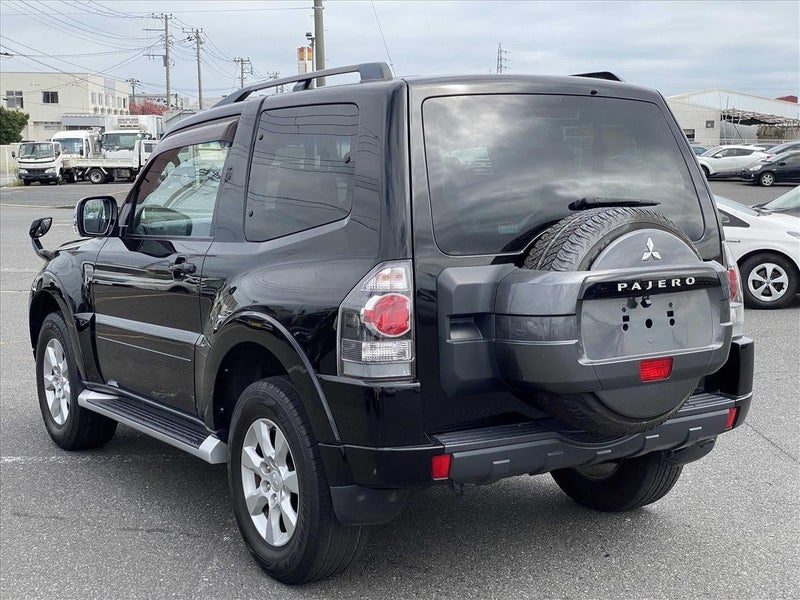 2015 Mitsubishi Pajero Short VR-I, photo 2