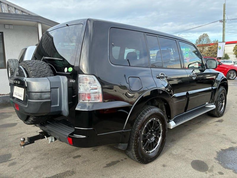2013 Mitsubishi Pajero 4WD GR, photo 3