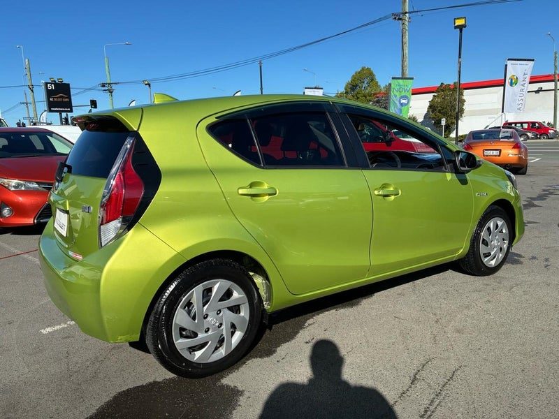 2015 Toyota Aqua G, photo 3