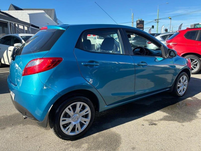 2014 Mazda 2, photo 3