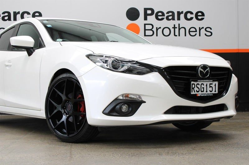 2014 Mazda Axela 1.5P LOW KM'S HATCH, photo 3