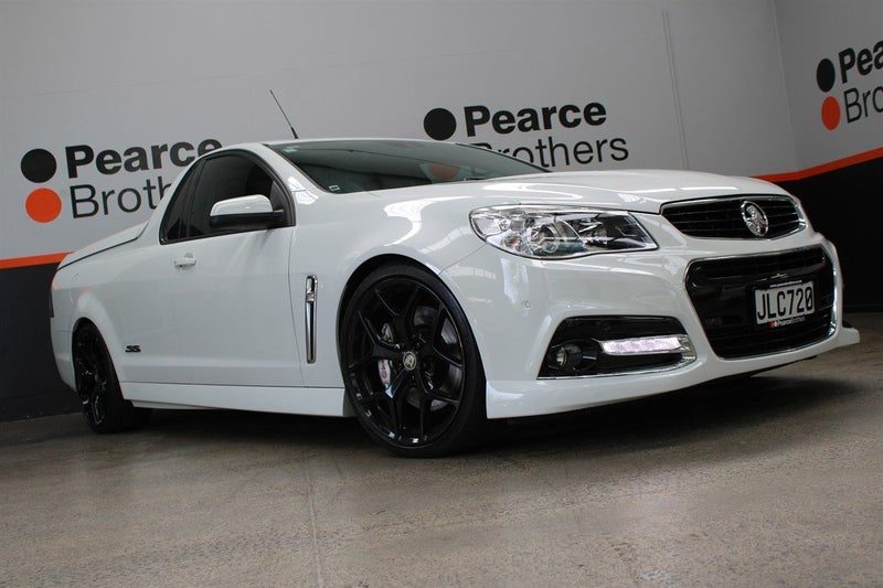2015 Holden Commodore VF SS-V REDLINE UTE, photo 2