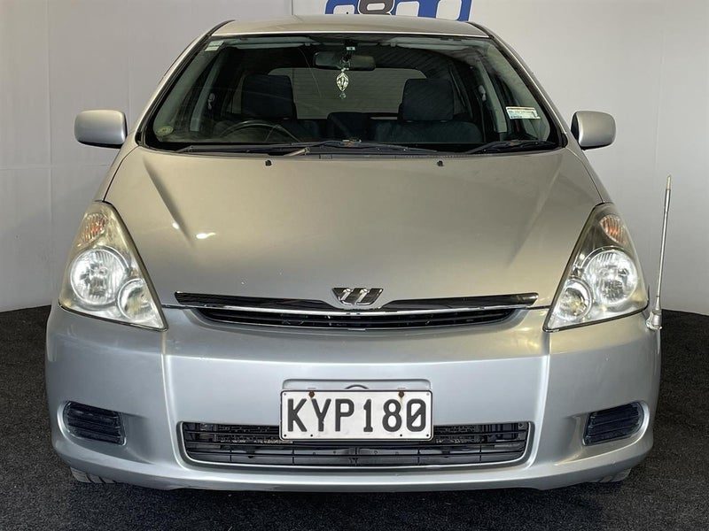 2004 Toyota Wish 1.8, photo 2