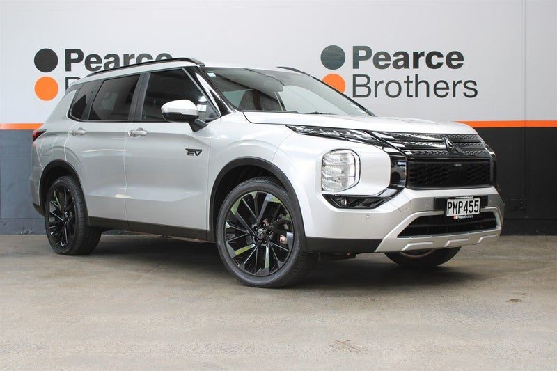 2022 Mitsubishi Outlander XLS PHEV 4WD BLACKED OUT