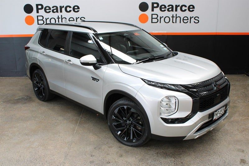 2022 Mitsubishi Outlander XLS PHEV 4WD BLACKED OUT, photo 2