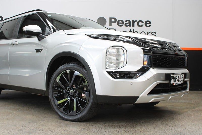 2022 Mitsubishi Outlander XLS PHEV 4WD BLACKED OUT, photo 3