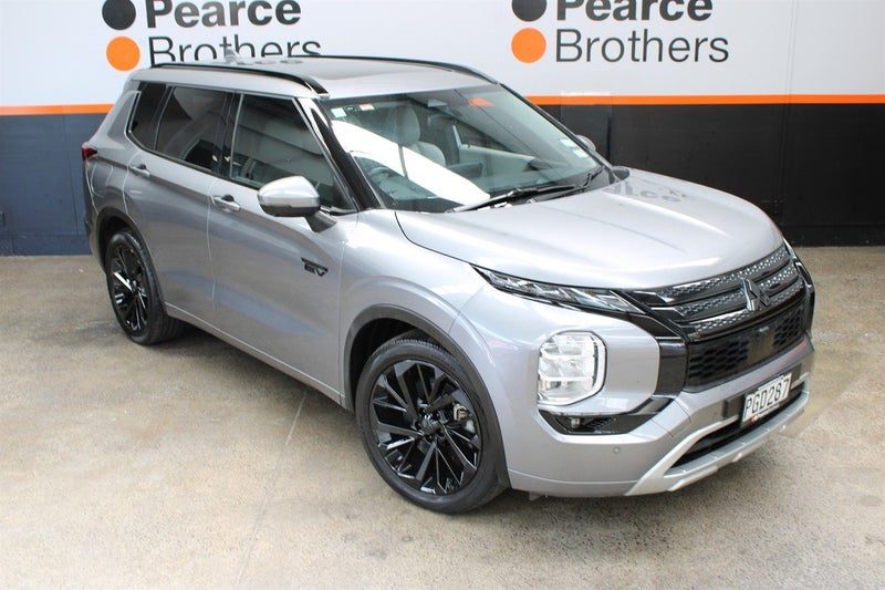 2022 Mitsubishi Outlander VRX PHEV 4WD, photo 2