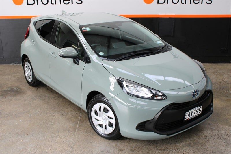 2022 Toyota Aqua 1.5 HYBRID NEW SHAPE, photo 2