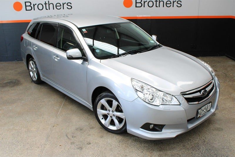 2011 Subaru Legacy 2.5P, PADDLE SHIFTERS, WAGON, photo 2